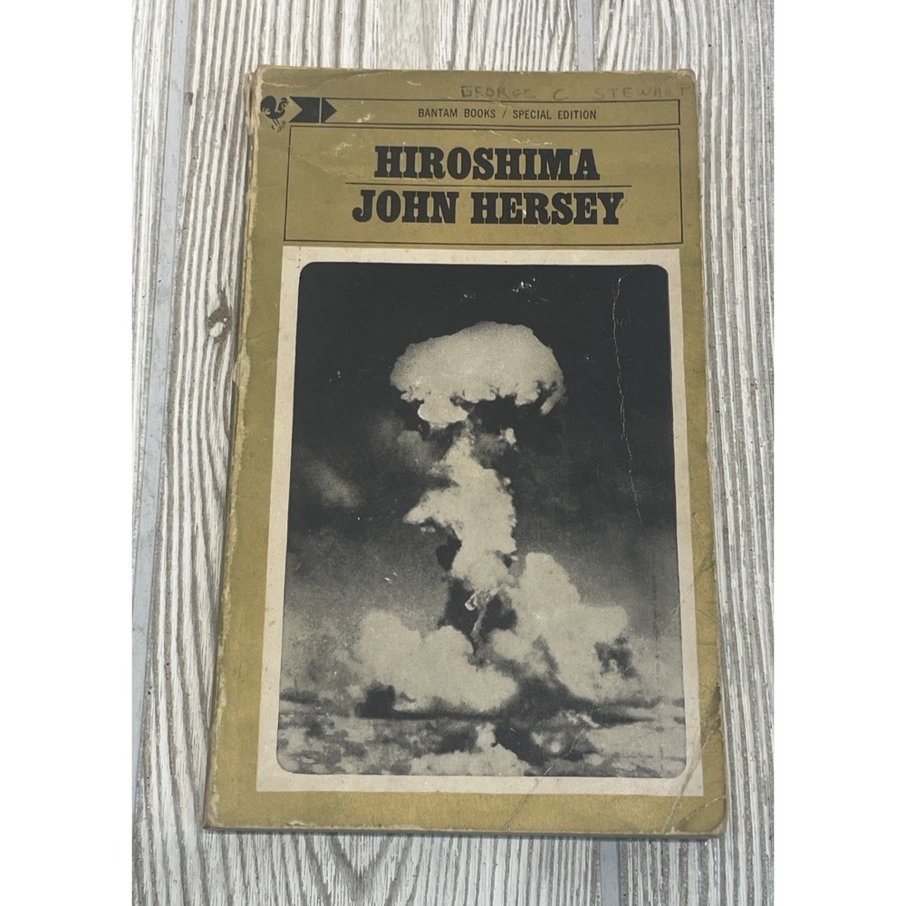 Hiroshima John Hersey Bantam Books Special Edition VTG Paperback 1946 History